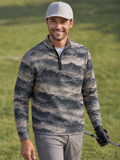 Golf-Pullover aus Funktionsmaterial in Schieferblau mit nebligem Berglandschaftsmotiv und Viertelreißverschluss