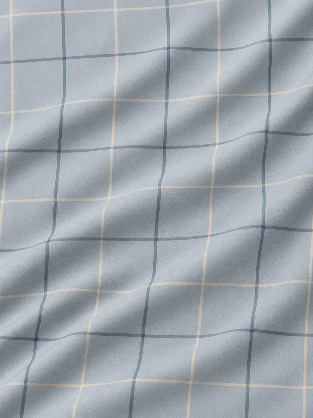 Golfpullover in Puderblau mit Fensterkaromuster und Viertelreißverschluss