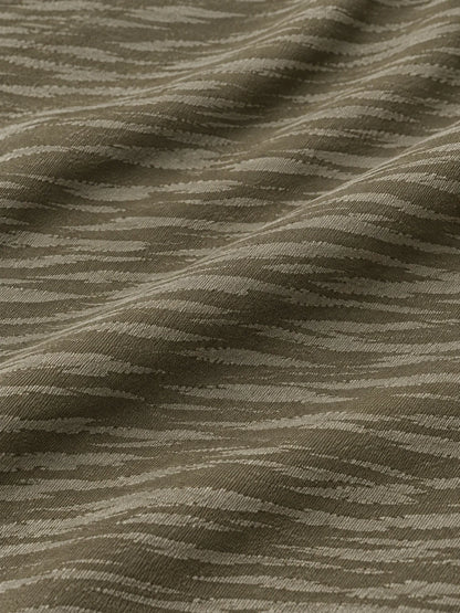 Olivgrüner Performance-Quarter-Zip-Pullover mit dezenten Schattenstreifen