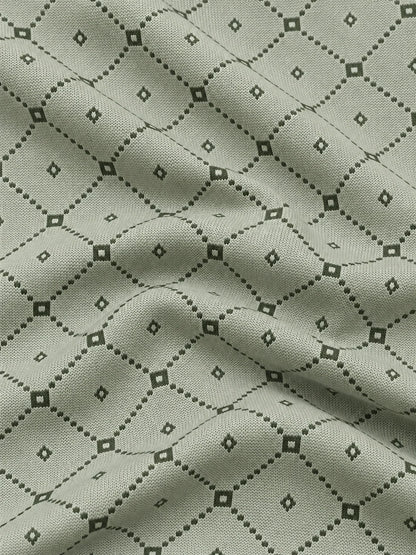 Salbeigrüner Golfpullover aus Funktionsmaterial mit geometrischem Muster und kurzem Reißverschluss