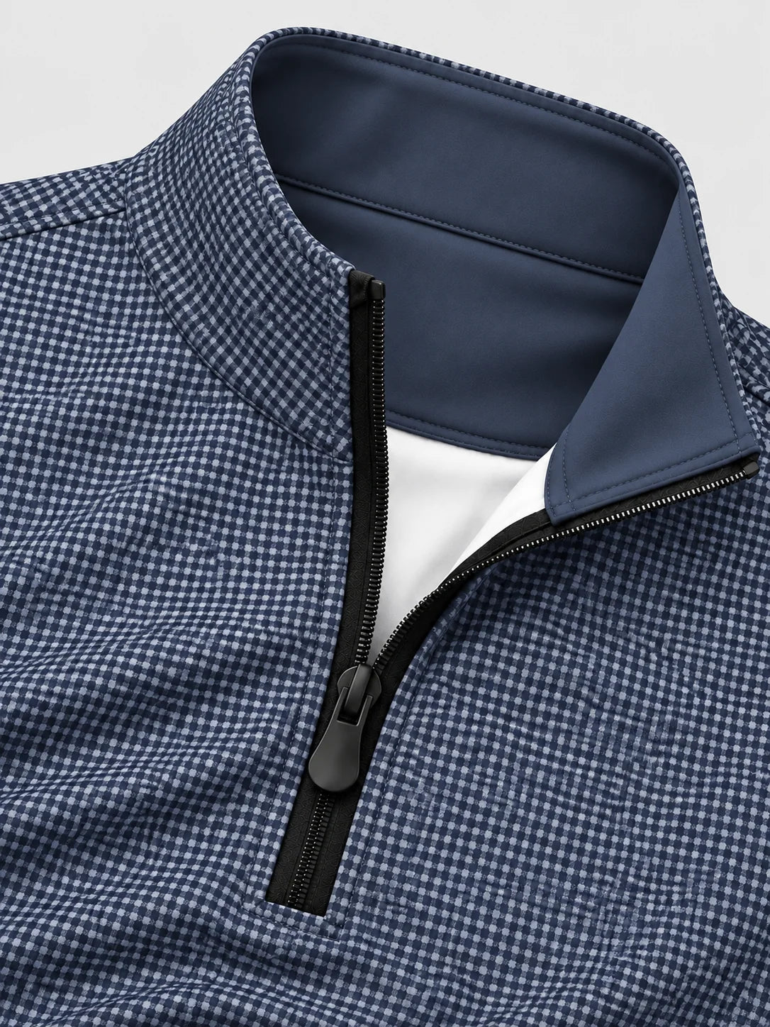 Golf-Pullover in Tiefblau mit feinem Karomuster und kurzem Reißverschluss