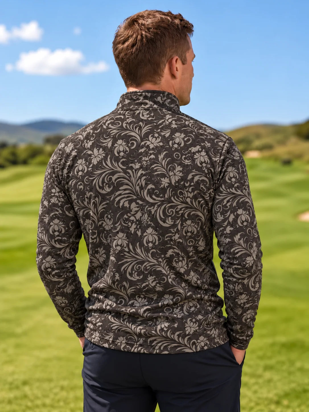 Dunkelbrauner Golfpullover mit floralem Vintage-Print, Funktionsmaterial und Viertelreißverschluss