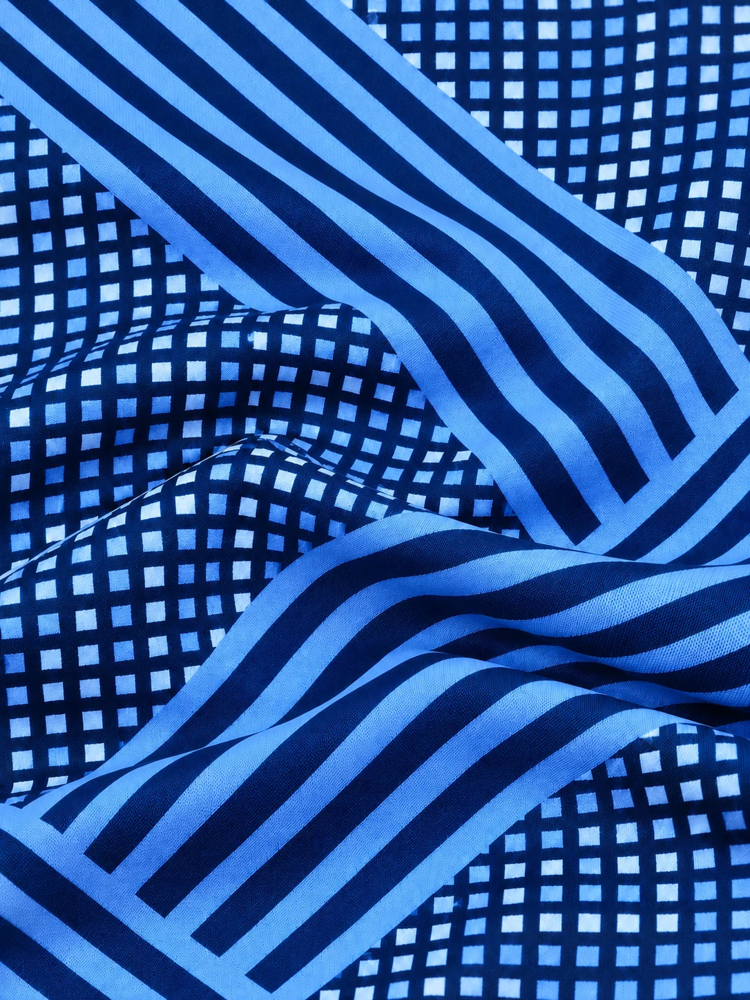 Marineblauer Golf-Pullover mit Gittermuster und diagonalen Streifen, Viertelreißverschluss und Funktionsmaterial