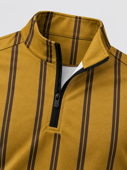 Senfgelber Golf-Pullover mit Streifenmuster und Viertelreißverschluss aus Funktionsmaterial