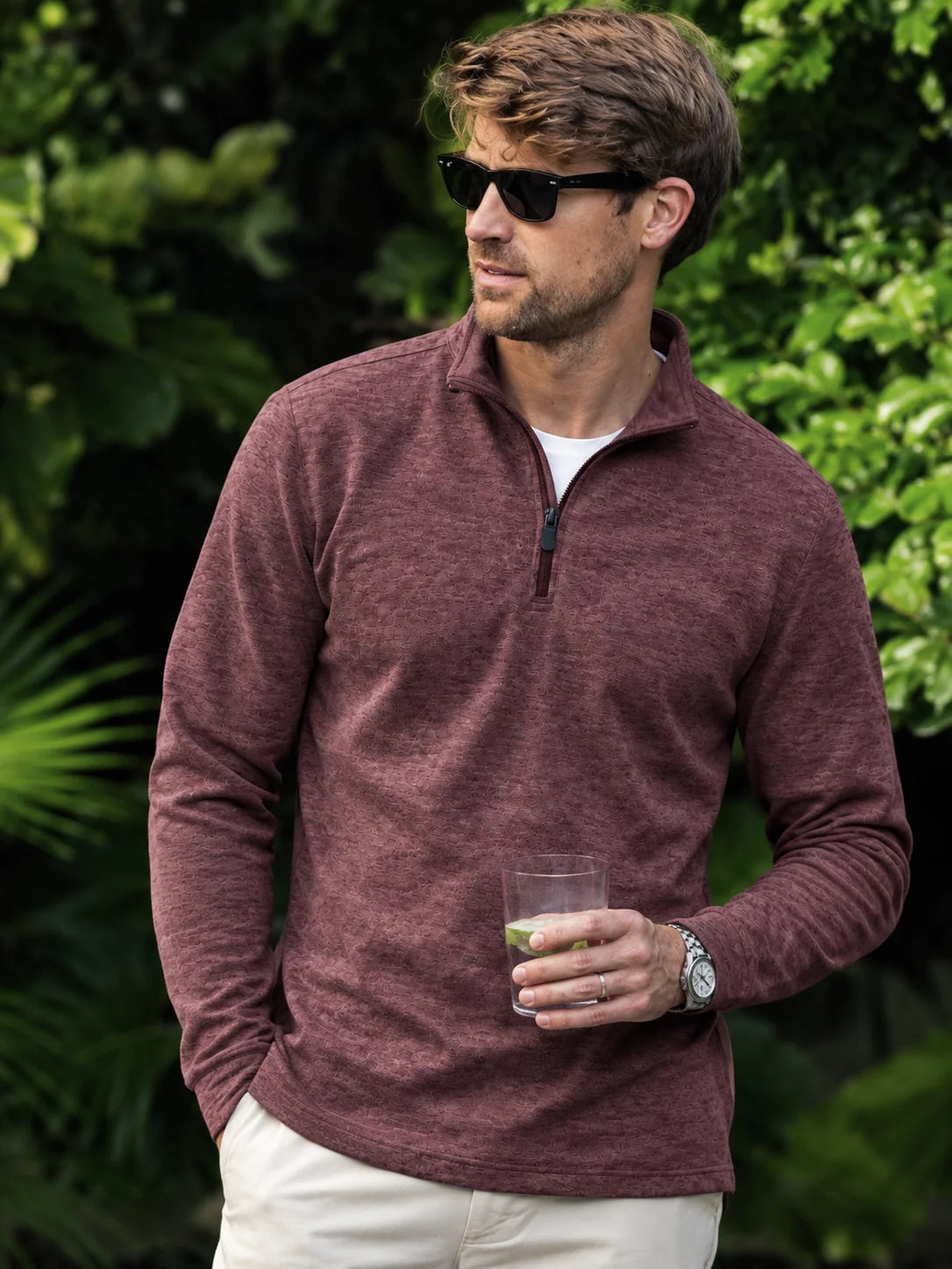 Weinroter Golf-Pullover in Melange-Optik mit Viertelreißverschluss