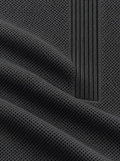 Golf-Pullover aus Funktionsmaterial in Anthrazitgrau mit feiner Mikrorippstruktur und Viertelreißverschluss