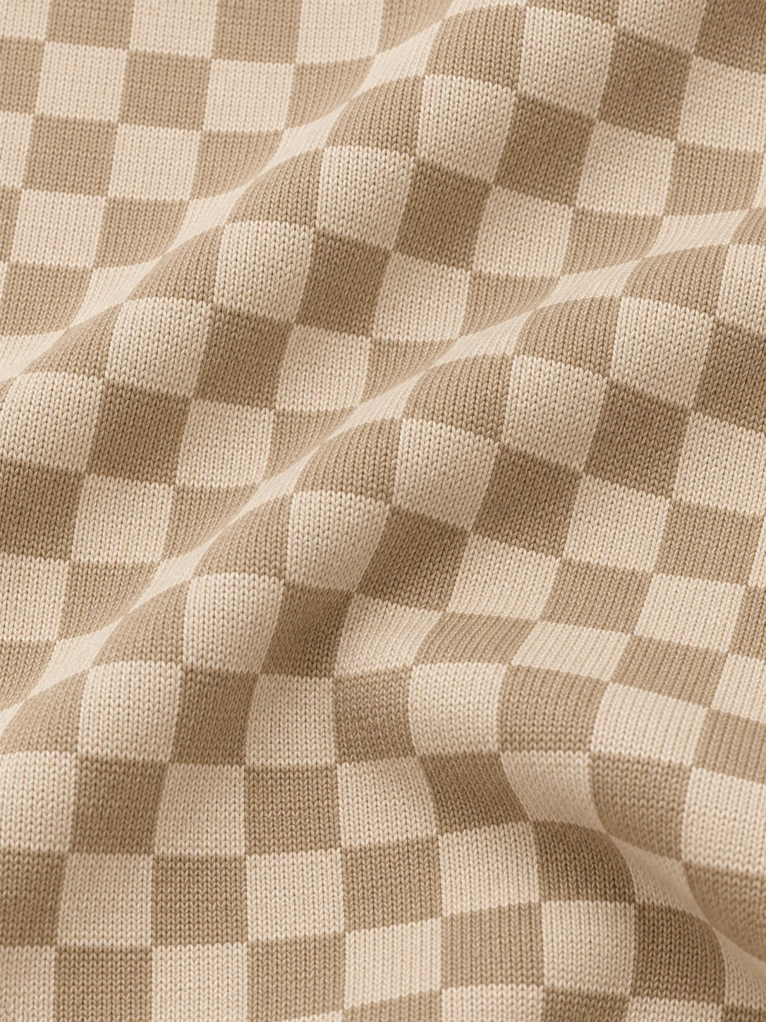 Cremebeiger Golfpullover mit Schachbrettmuster, Funktionsmaterial und Viertelreißverschluss